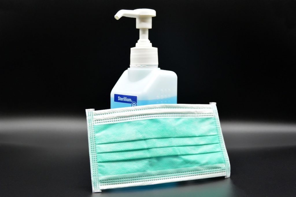 Mundschutzmaske mit Desinfektionsmittel